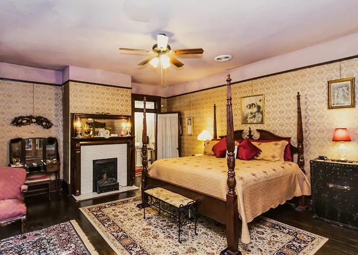 Simmons-Bond Inn Bed & Breakfast